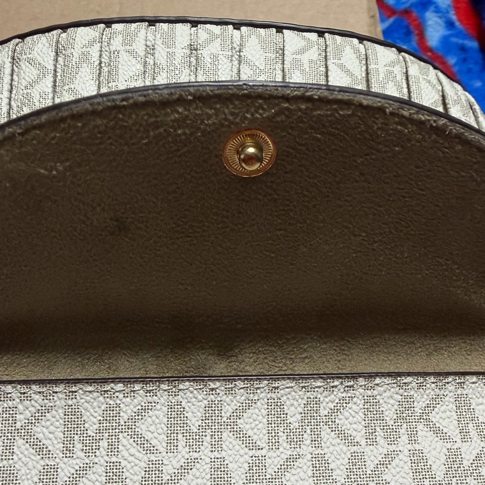 MICHAEL Michael Kors Willa pleated tote Bag with wallet - Picture 14 of 14